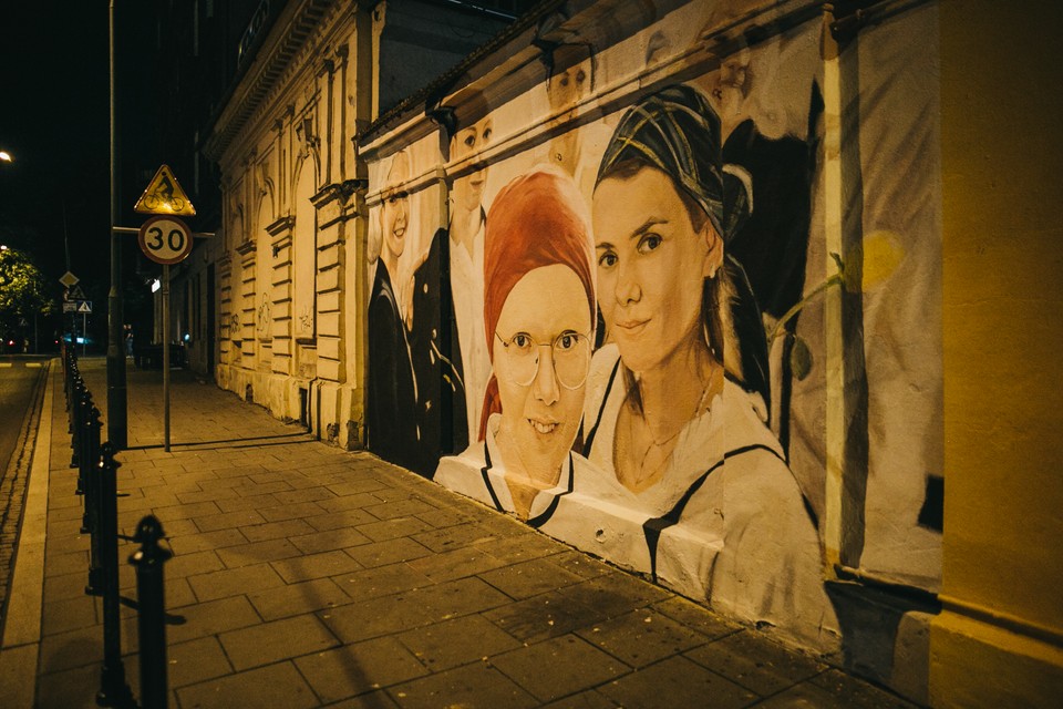 Mural #WybieramyPrawdę w Krakowie