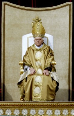 VATICAN-POPE-MASS