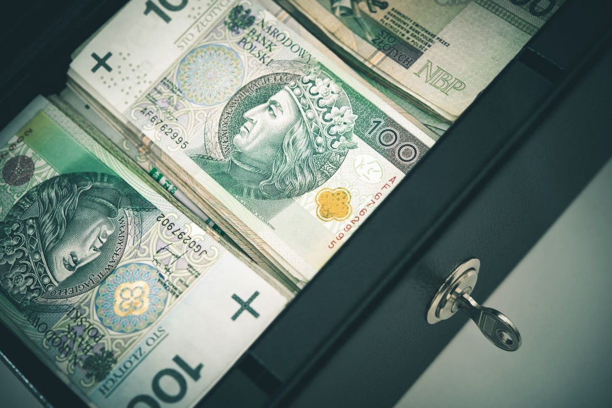 Nawet 74 tys. zł jednorazowej wypłaty. Rząd zatwierdził nowy przywilej dla nauczycieli
