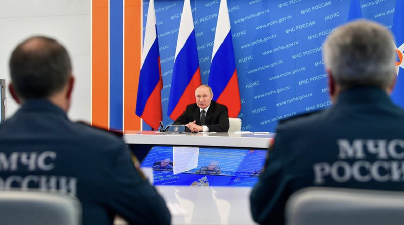 Władimir Putin przedstawia Aleksandra Kurienkowa jako nowego ministra sytuacji nadzwyczajnych. 25 maja 2022 r.