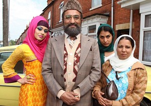 269537_bbc-serija-citizen-khan-02