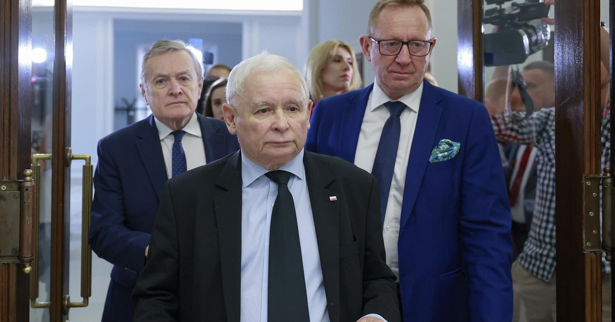 "Nie wierzę w to". Zapytaliśmy o nastroje na szczytach PiS po aferze CPK