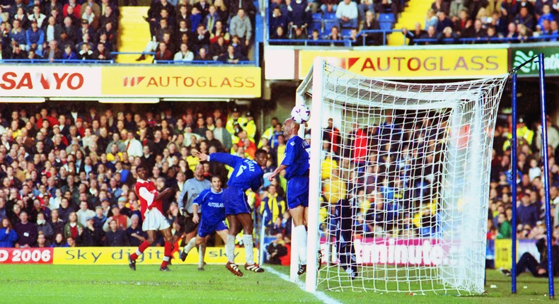 Kanu scored a famous hat-trick against Chelsea in 1999 (IMAGO / Colorsport)
