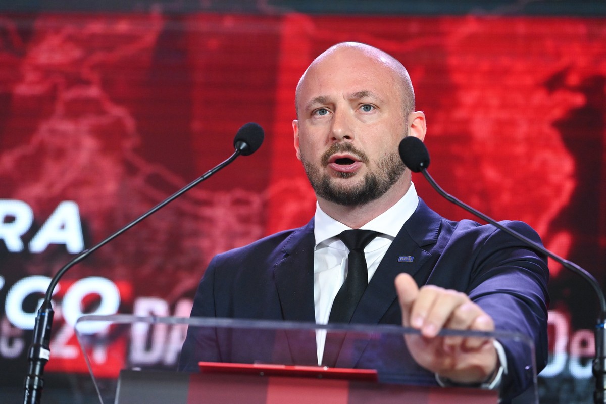 Szef Biura Bezpieczeństwa Narodowego Jacek Siewiera podczas otwarcia konferencji Defence24 Days na stadionie PGE Narodowy w Warszawie, dwudniowa konferencja poświęcona jest zagadnieniom obronności i bezpieczeństwa w Europie Środkowo-Wschodniej