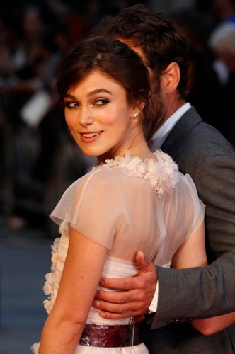 Keira Knightley i Jude Law na premierze 'Anny Kareniny' w Londynie