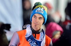 Polscy skoczkowie spóźnili się na samolot. "No i w pi...u polecieli"