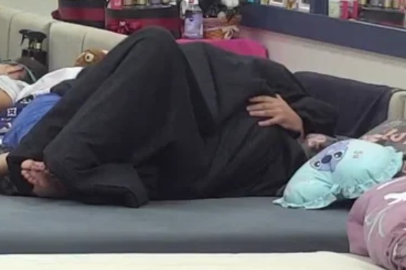 MAJA I ASMIN SE PREPUSTILI STRASTIMA PRED SVIMA Zatresla se jorgan planina: Cimeri u Eliti im nisu smetali (FOTO)