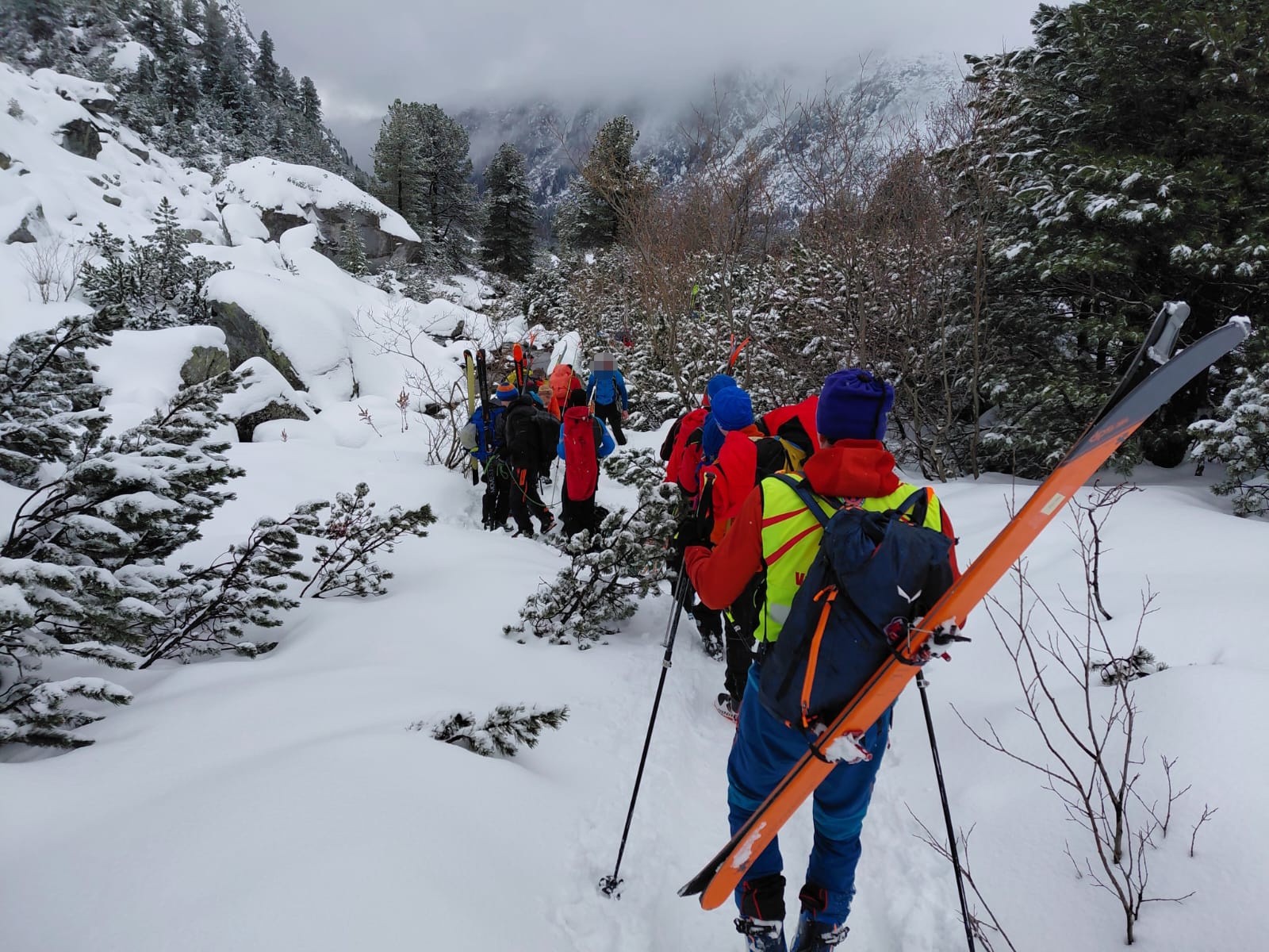 Lavína zabila vo Vysokých Tatrách dvoch turistov.