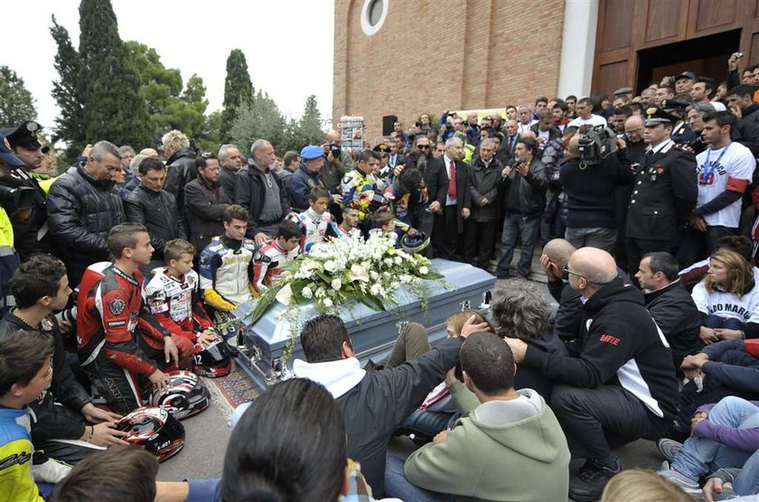Pogrzeb Simoncelliego. Rozpacz dziewczyny