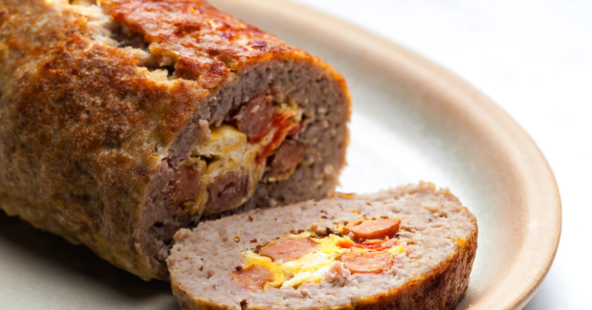 Pyszny obiad na niedzielę. Podajemy przepis, Ty gotujesz. Aromatyczna rolada z mięsa mielonego