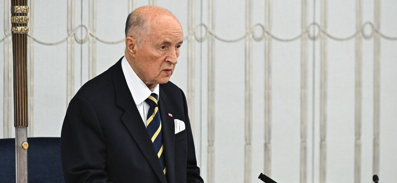 Senatorowie złożyli ślubowanie na pierwszym posiedzeniu XI kadencji