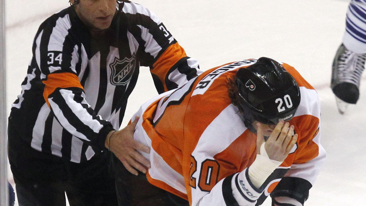 Chris Pronger pełniący funkcje kapitana Philadelphia Flyers nie będzie mógł więcej pomóc swojej drużynie w aktualnym sezonie. Wszystko z powodu uciążliwych dolegliwości po wstrząsie mózgu.