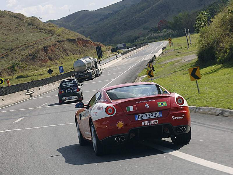 Ferrari 599 GTB Fiorano – 20.000 mil na przełaj Ameryką