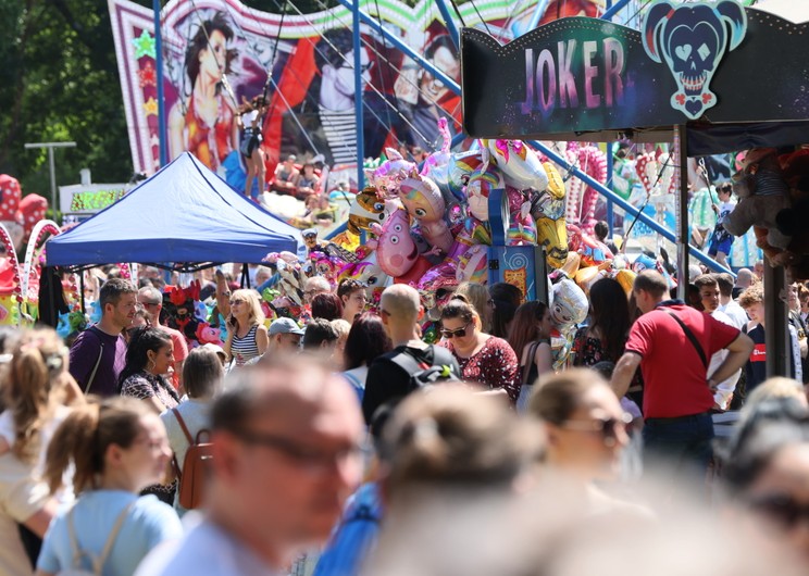 List the best programs of May 1 in Budapest and nationwide