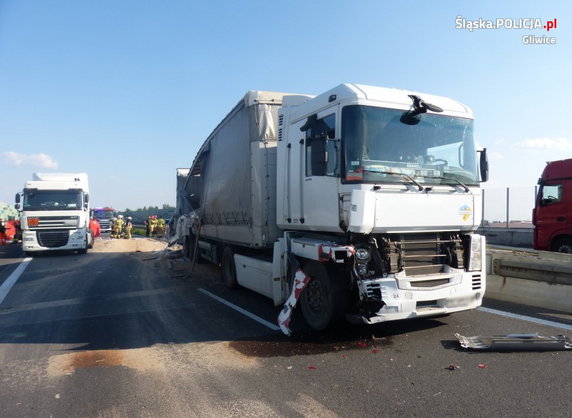 Gliwice: Tragiczny wypadek na A4. Tiry zmiażdżyły samochód, zginął kierowca