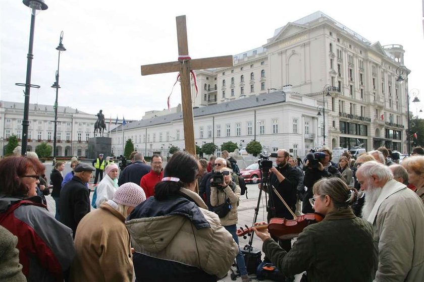 Polityk PiS zakłada instytut walki z bluźniercami