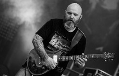 Piotr Grudziński z Riverside nie żyje. Odszedł jeden z najlepszych polskich gitarzystów