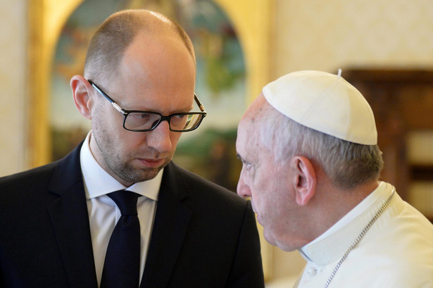 Arsenij Jaceniuk podczas spotkania z papieżem Franciszkiem. Fot. EPA/VINCENZO PINTO/PAP/EPA