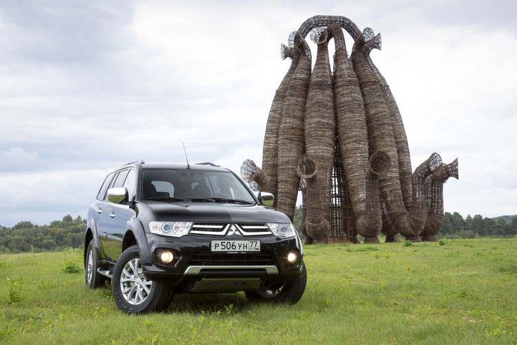 Mitsubishi pajero sport