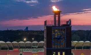 Znicz znów płonął nad Stadionem Olimpijskim