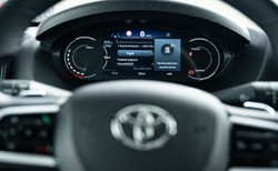 Nowa Toyota wjeżdża do Polski. Ma 270 KM i gwarancję na milion kilometrów