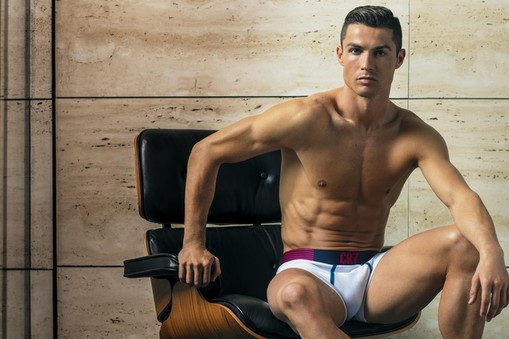 Cristiano Ronaldo w reklamie swojej bielizny