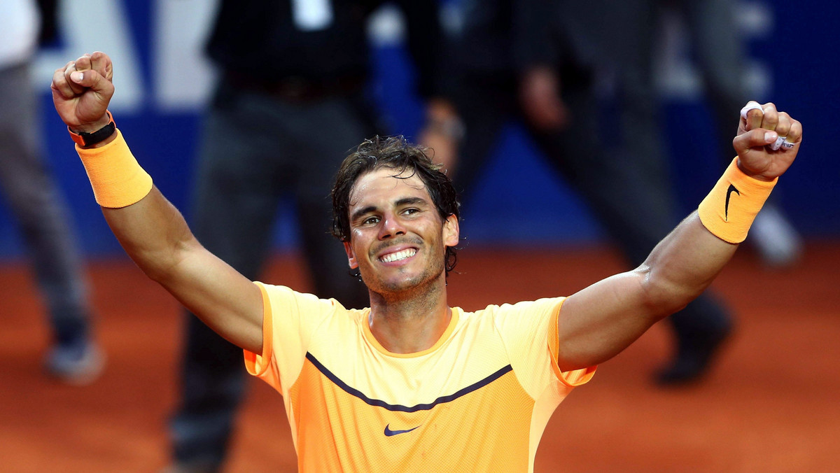 Hiszpan Rafael Nadal wygrał turniej ATP w Barcelonie (pula nagród 2,152 mln euro), pokonując w finale Japończyka Kei Nishikoriego 6:4, 7:5. W ten sposób wyrównał rekord 49 triumfów w zawodach na kortach ziemnych, należący do Argentyńczyka Guillermo Vilasa.