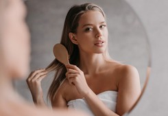 'Syrup blonde' hitem wiosny. Sprawdź, na czym polega ta koloryzacja