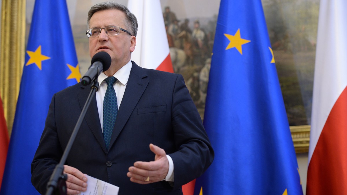 Rok 2014 zapisze się źle w najnowszej historii świata i Europy - ocenił prezydent Bronisław Komorowski podczas środowego noworocznego spotkania z korpusem dyplomatycznym. Nawiązał m.in. do wydarzeń na Ukrainie i na Bliskim Wschodzie.