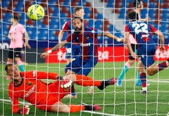 Kompromitacja Barcelony. Prowadziła 2:0 i nie wygrała z Levante