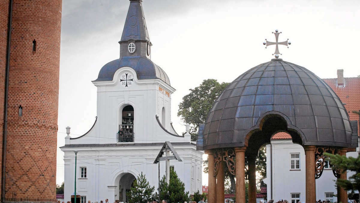 Ponad 50 osób wypłynęło z Gródka w kajakowej pielgrzymce na prawosławne uroczystości Ikony Matki Boskiej w Supraślu. Spływ rzeką to nawiązanie do historycznego przekazu dotyczącego powstania supraskiego męskiego klasztoru.