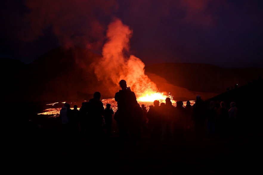 Tegoroczna erupcja nie wydaje się groźna dla ludzi. / fot. Anadolu Agency/Getty Images
