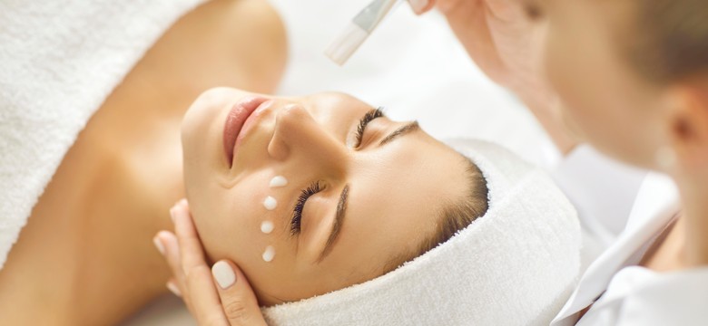 Kortyzol to "sprytny nicpoń". Tak stres psuje zdrowie i piękno skóry [ROZMOWA]