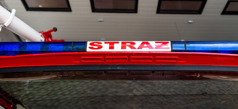 Spłonęła scena na rynku w Ustroniu. Pożar wywołały świece adwentowe?