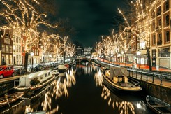 Od środy rusza najsłynniejszy jarmark w Amsterdamie. Trwa już też festiwal świateł