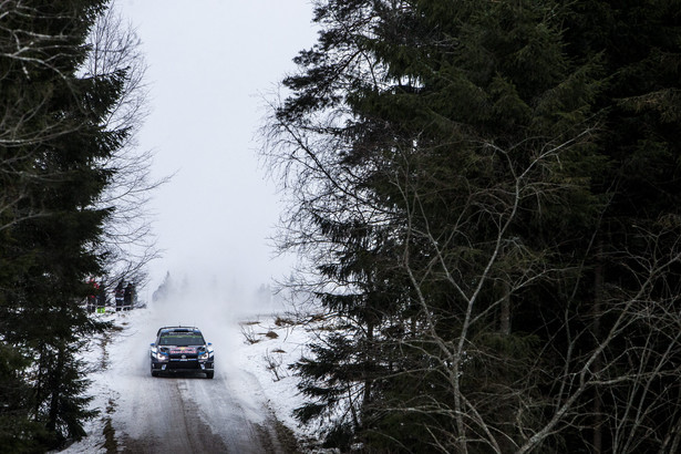 Rajd Szwecji: Sebastien Ogier liderem