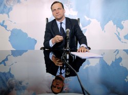 Co z tą Białorusią? Prezydent spotkał się z Sikorskim