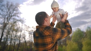 Złóż wniosek o 800 plus i nie strać świadczenia za czerwiec. Dostaniesz wyrównanie za 2 miesiące