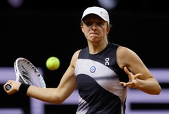 Iga Świątek w finale. Ons Jabeur opuszczała kort ze łzami w oczach [WIDEO]