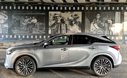 Lexus ostro tnie ceny w Polsce. Sekunda i 94 tys. zł w kieszeni