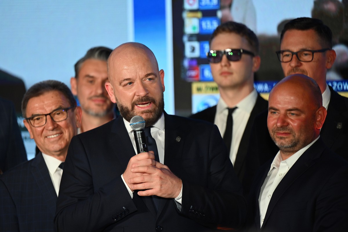 Urzędujący prezydent Wrocławia, kandydat w wyborach samorządowych Jacek Sutryk podczas swojego wieczoru wyborczego