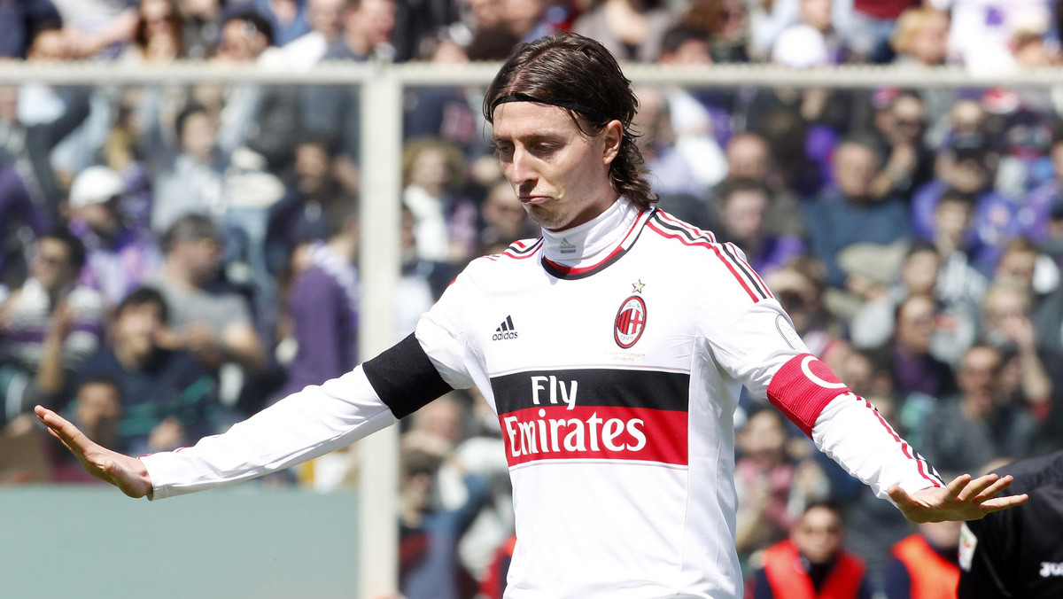 Sevilla FC złożyła opiewającą na 20 milionów euro ofertę Milanowi za usługi Riccardo Montolivo, informuje hiszpańska prasa. Rossoneri jednak bez wahania odrzucili propozycję Andaluzyjczyków.