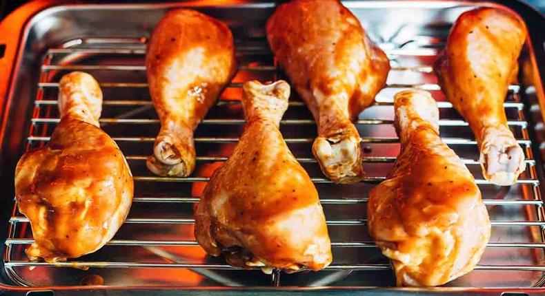 Easy BBQ chicken in the oven (simplyrecipes.com)