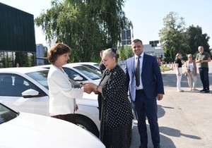 Aleksandra Sofronijević službena uručivanje ključeva vozila inspektorima ministarstva