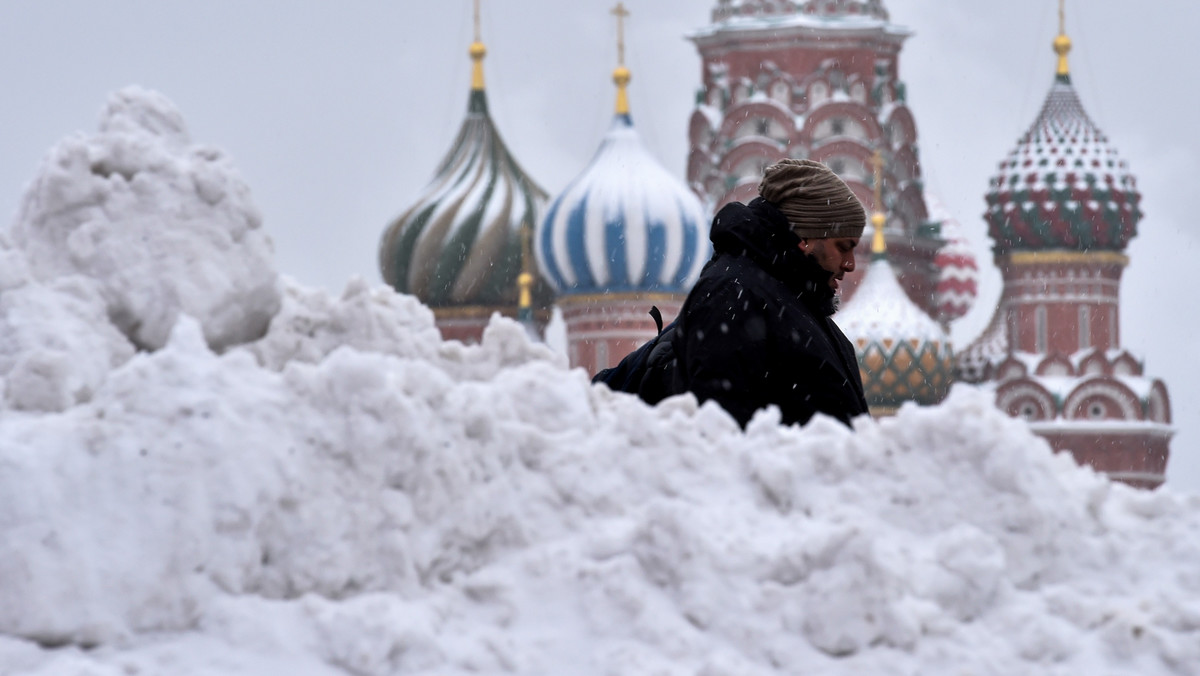 RUSSIA-SNOW-FEATURE