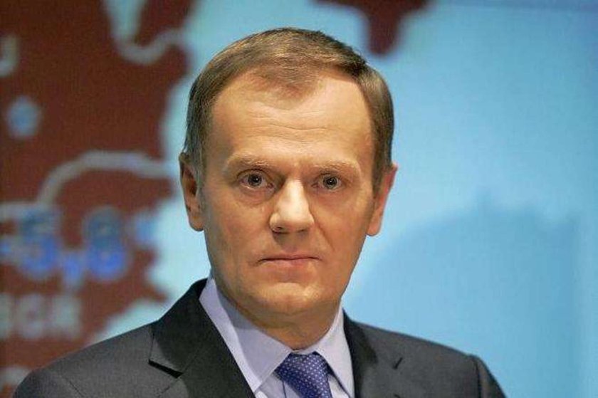 Tusk: O. Rydzykowi nie spadnie włos z głowy