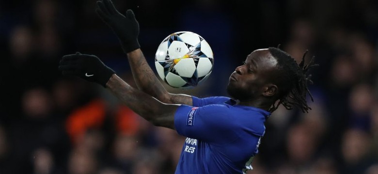 Moses przedłużył szanse Chelsea na grę w Lidze Mistrzów. 90 minut Bednarka w barwach Southampton