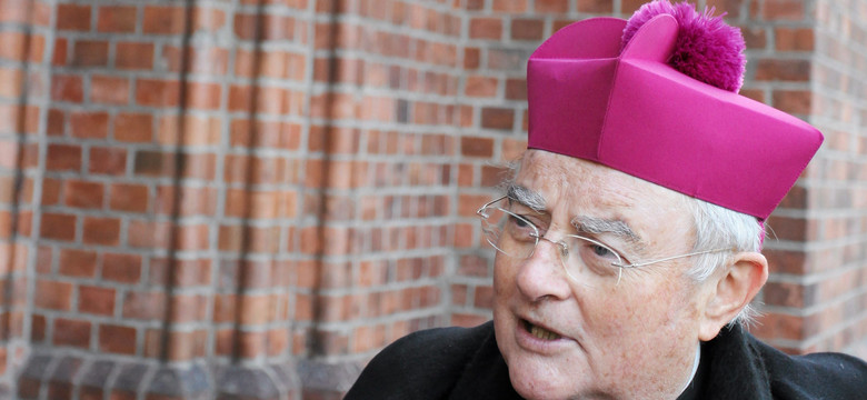 Arcybiskup Hoser na spotkaniu opłatkowym: Trzeba zmienić konstytucję, wpisać do niej wartości