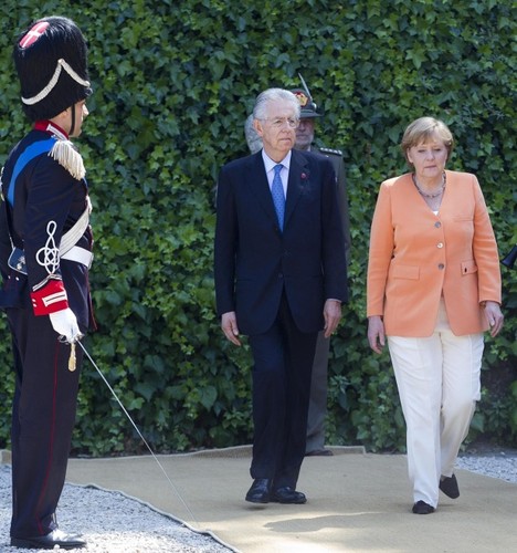 Angela Merkel i premier Włoch Mario Monti