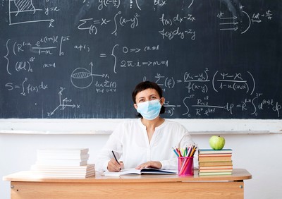 Nagrody nauczycielom się należą, ale urzędnikom już nie